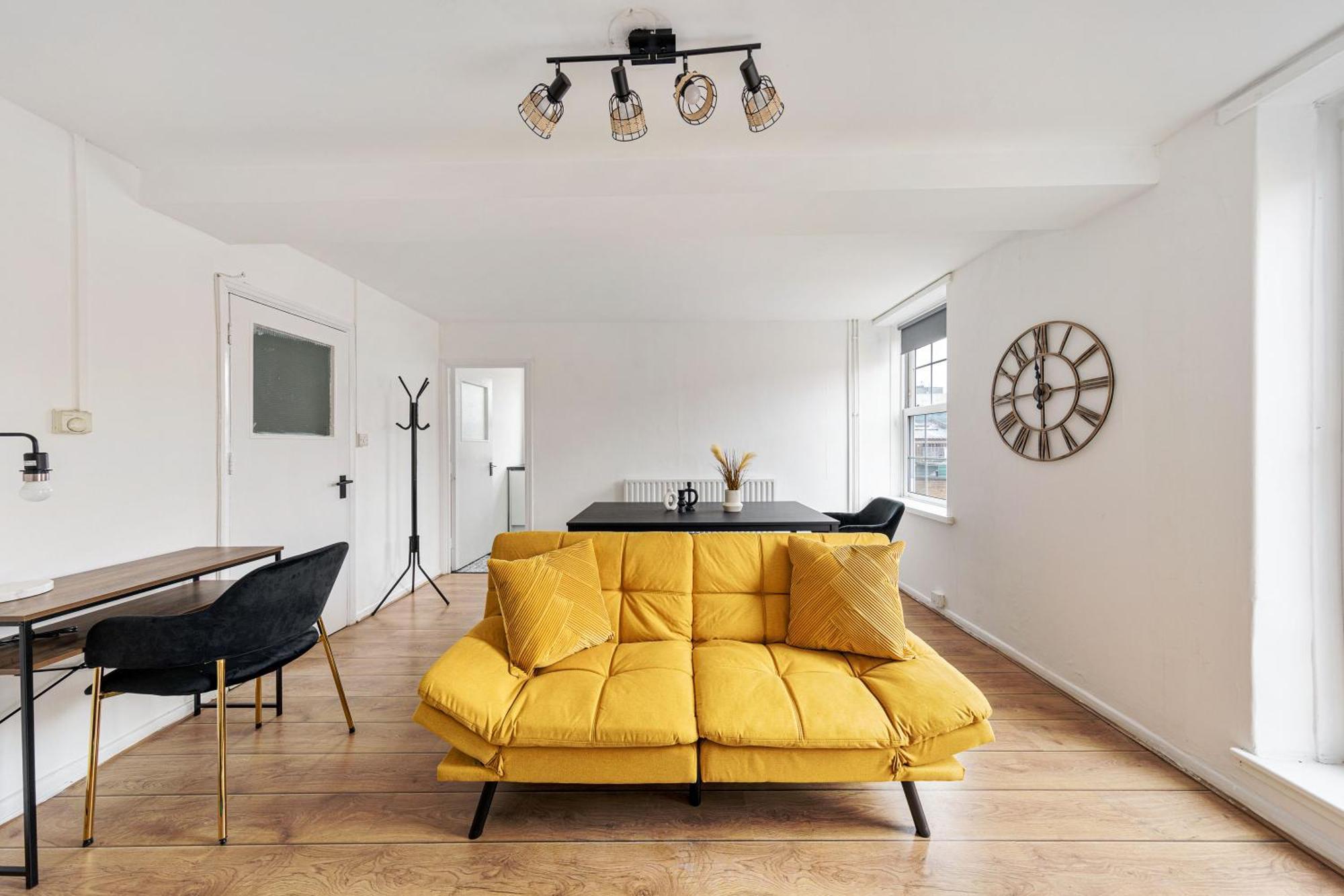 Sleek Shoreditch Hideout - 2 Bed Gem With Balcony In Central London Exterior photo